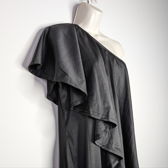 One Arm Off The Shoulder Jumpsuit - Picture 4 of 6